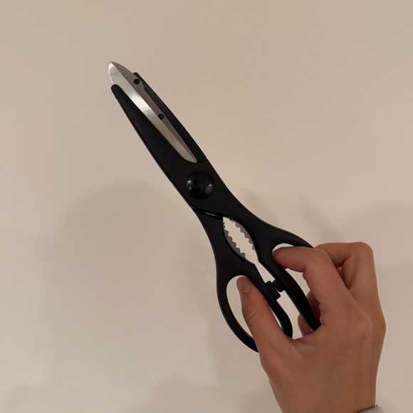 Black Kitchen Scissors - Picture 4 of 5